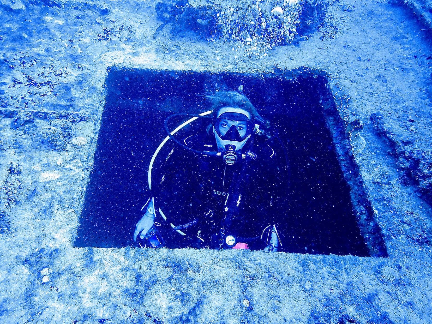 Popping up through a hatch